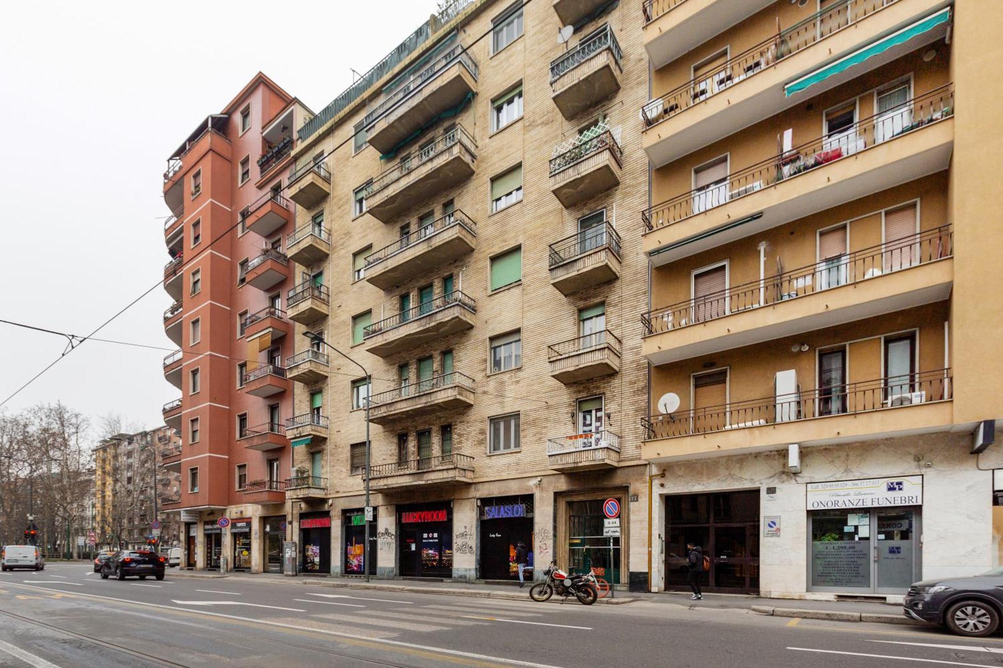 Corsica Huge Terrace Flats Apartment Milan