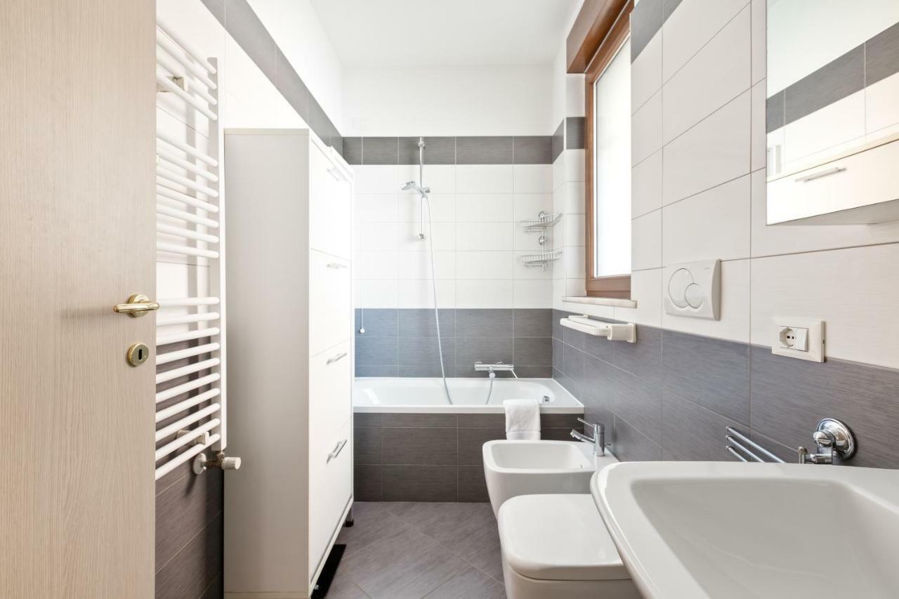 Appartement Corsica Huge Terrace Flats Milaan